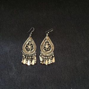 Stella & Dot Gold Earrings